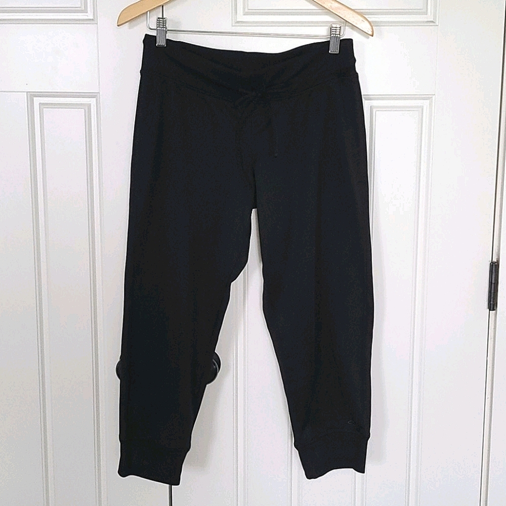 9/20 CHAMPION CAPRI SWEATPANTS